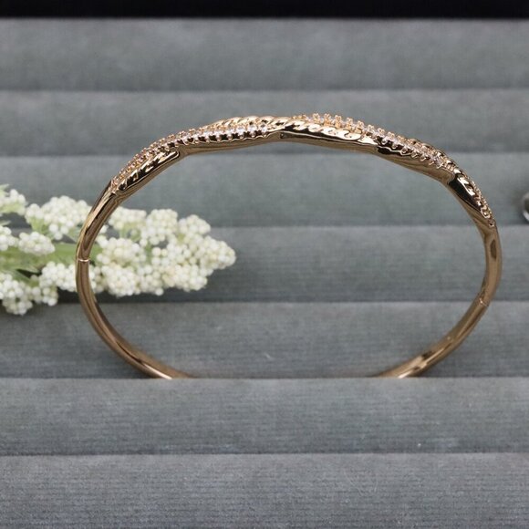 Elegant Rose Gold Bangle with Sparkling Twisted Chain Design, XPBL0509 - Picture 12 of 12
